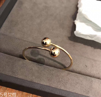 手鐲可以戴兩只手嗎？手鐲可以兩只手同時戴嗎？