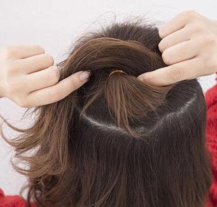 蓬松包子頭發(fā)型扎法圖解 包子頭的各種扎法圖解 蓬松包子頭發(fā)型扎法圖解 包子頭的各種扎法圖解