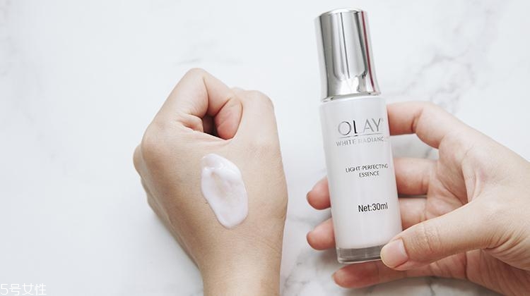 olay水感透白系列與水感透白臻粹系列哪個好？什么區(qū)別？