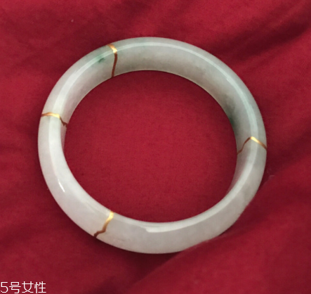 手鐲可以帶著睡覺嗎？手鐲睡覺戴好嗎？