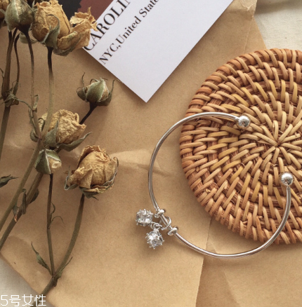 手鐲取不下來怎么辦？手鐲取不下來解決方法