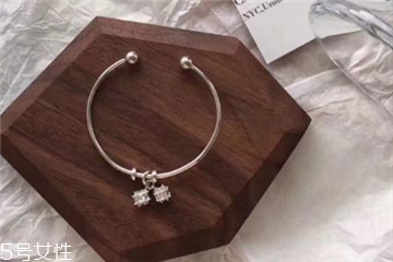 手鐲取不下來怎么辦？手鐲取不下來解決方法