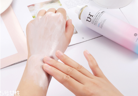 jm防曬噴霧和uh哪個好 jm防曬噴霧和uh防曬噴霧對比 jm防曬噴霧和uh哪個好 jm防曬噴霧和uh防曬噴霧對比