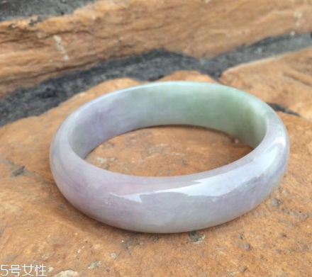 手鐲戴不進(jìn)去怎么辦？手鐲戴不進(jìn)去解決妙招