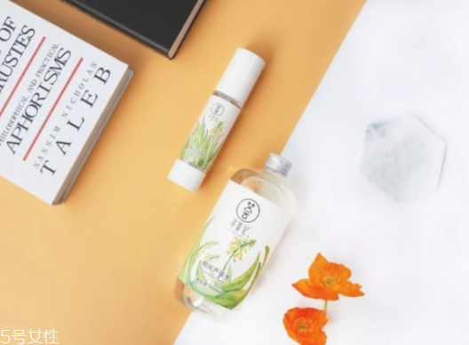 夏天適合用什么護膚品 夏天適合的護膚品