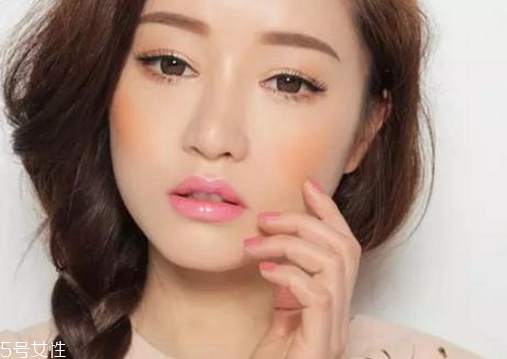 腮紅粉色還是橘色顯白？橘色腮紅和粉色腮紅哪個(gè)顯白？