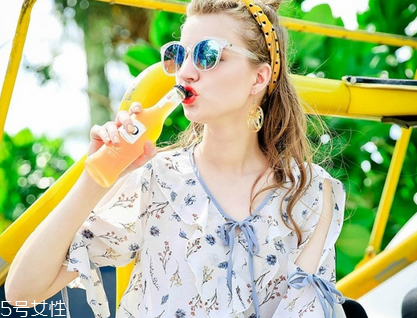 干性皮膚夏天用什么護膚品 夏天用什么護膚品保濕 干性皮膚夏天用什么護膚品 夏天用什么護膚品保濕