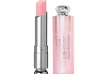 唇膏能吃嗎？潤(rùn)唇膏吃進(jìn)去要不要緊？