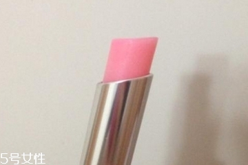 唇膏能讓睫毛變長嗎？潤唇膏涂睫毛會增長嗎？