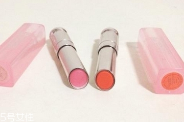 唇膏用完里邊怎么打開？唇膏剩一截怎么挖出來？