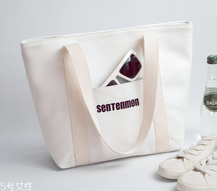 女生夏天背什么包？女生夏季包包搭配圖片