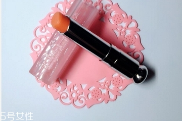 唇膏有毒嗎？唇膏吃進(jìn)去有毒嗎？