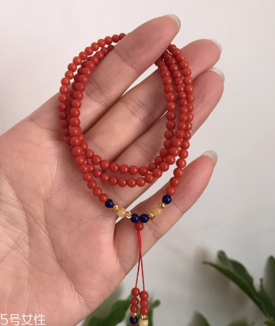 紅珊瑚手鏈真假鑒別 怎樣辨別紅珊瑚手鏈的真假？