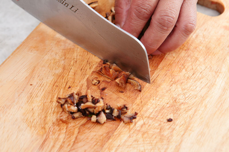 新鮮的香菇怎么處理 香菇的料理技巧 新鮮的香菇怎么處理 香菇的料理技巧