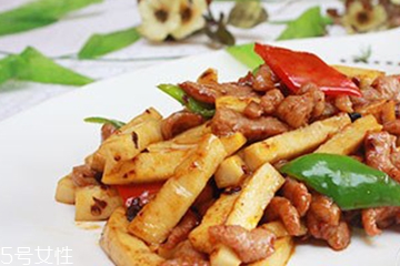 鹿肉和牛肉哪個(gè)好？鹿肉和牛肉哪個(gè)好吃些？