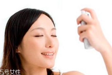 化妝水二次清潔怎么用？怎么用化妝水做二次清潔？