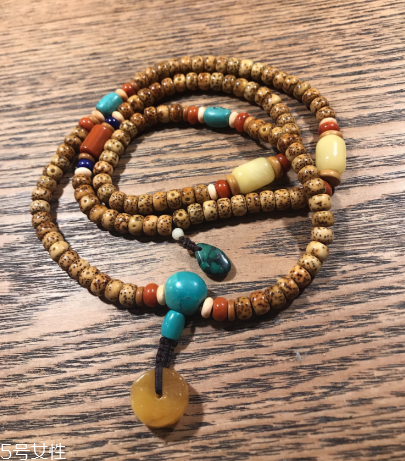 星月菩提可以用水洗嗎？星月菩提手串能沾水嗎？