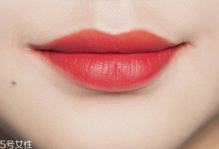 口紅為什么含鉛？口紅里為什么要加鉛？