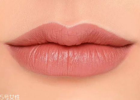 口紅為什么含鉛？口紅里為什么要加鉛？
