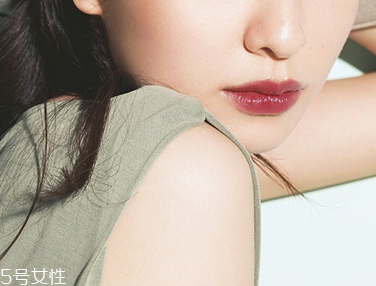 口紅弄到墻上怎么去掉？墻上口紅印怎么去掉？