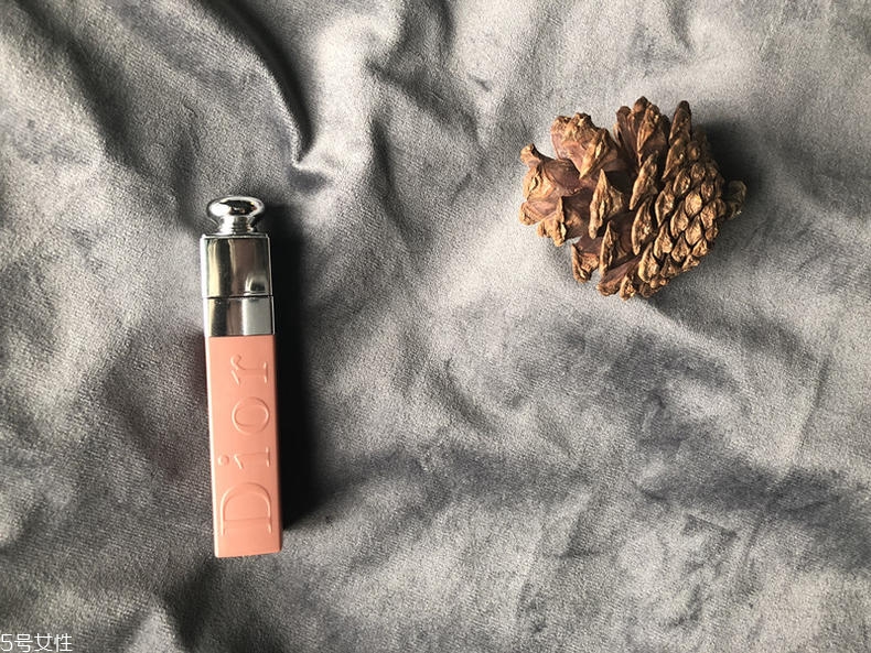 迪奧超模唇釉421是什么色 迪奧超模唇釉熱賣色評測 迪奧超模唇釉421是什么色 迪奧超模唇釉熱賣色評測