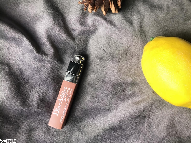 迪奧超模唇釉421是什么色 迪奧超模唇釉熱賣色評測 迪奧超模唇釉421是什么色 迪奧超模唇釉熱賣色評測