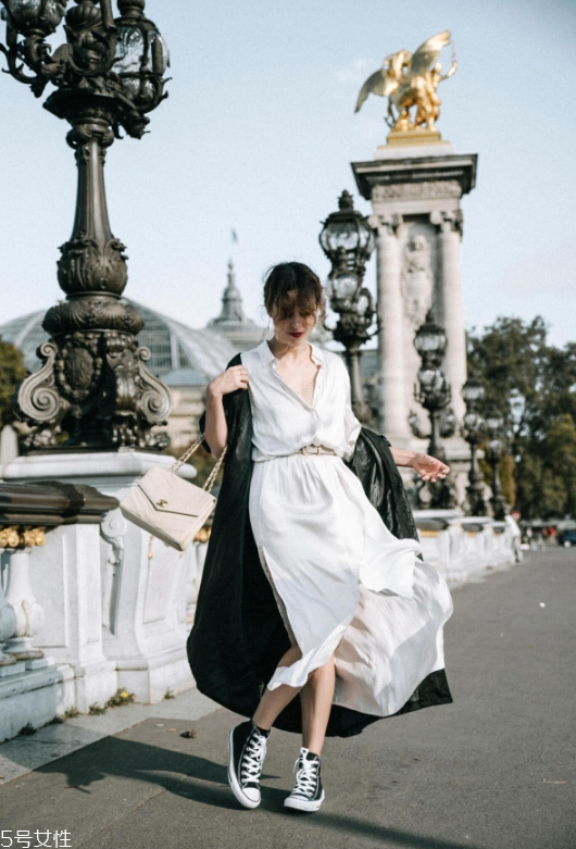 無袖襯衫裙怎么搭配 無袖襯衫裙搭配圖片 無袖襯衫裙怎么搭配 無袖襯衫裙搭配圖片