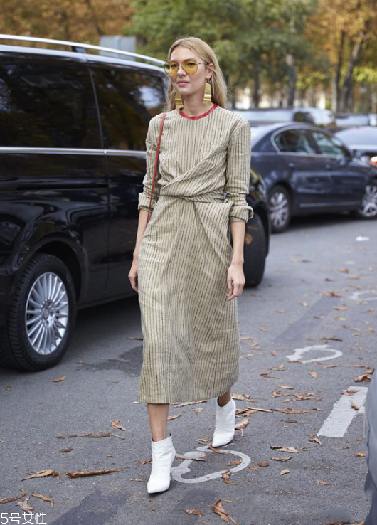 無袖襯衫裙怎么搭配 無袖襯衫裙搭配圖片 無袖襯衫裙怎么搭配 無袖襯衫裙搭配圖片