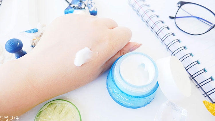 薇姿水活霜清爽型好用嗎？薇姿水活霜清爽型適合什么膚質(zhì)？