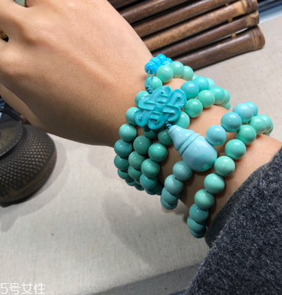 綠松石可以碰水嗎？綠松石手串能沾水嗎？