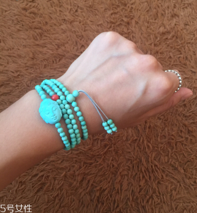 綠松石有白點能盤掉嗎？綠松石手串為什么有白點？