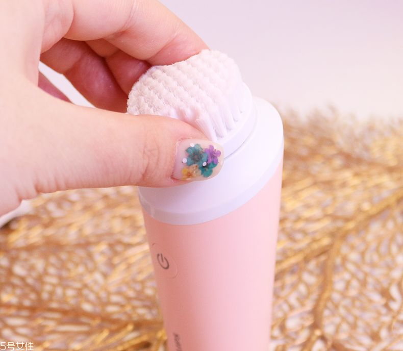 飛利浦潔面儀能卸妝嗎？飛利浦迷你潔面儀清潔力測(cè)試