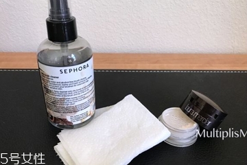 沒有水怎么清洗化妝刷？無水清洗化妝刷的方法