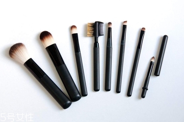 化妝刷清潔劑怎么用？化妝刷清潔劑怎么洗美妝蛋？