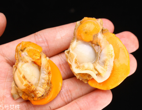 扇貝肉哪里不能吃？扇貝的月牙紅可以吃嗎？