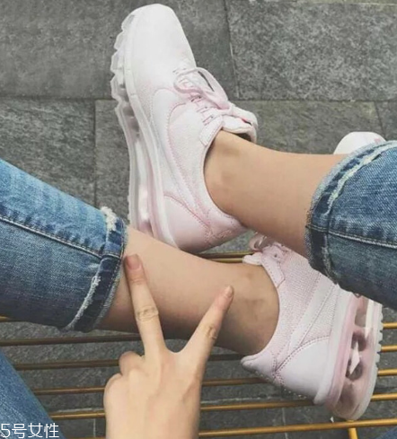 氣墊鞋適合跑步嗎？氣墊鞋可以跑步穿嗎？