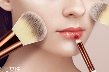 化妝刷能用橄欖油洗嗎？橄欖油怎么把化妝刷洗干凈？