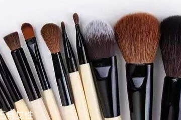 化妝刷能用散粉洗嗎？散粉怎么清理化妝刷？