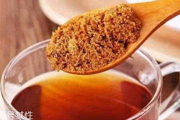 紅糖面膜用什么水稀釋？紅糖面膜用熱水還是冷水泡？