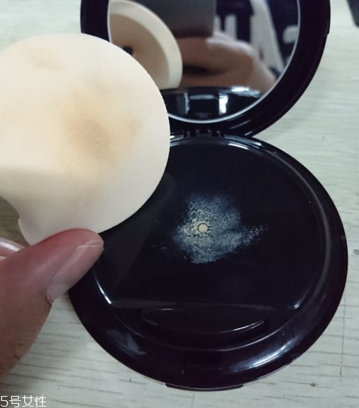 雅詩蘭黛紅石榴氣墊cc代言人是誰？雅詩蘭黛氣墊哪款好用？