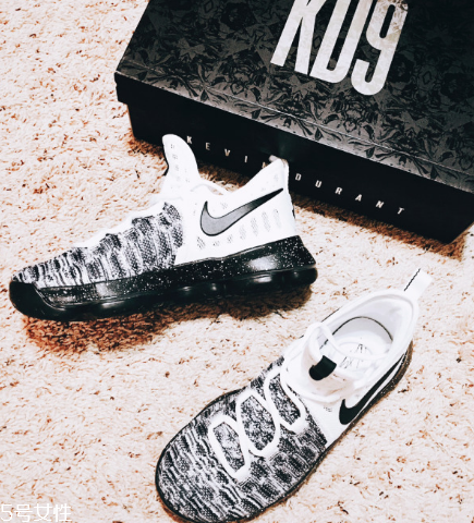 籃球鞋可以踢足球嗎？籃球鞋踢足球穿好嗎？