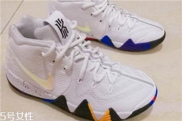 籃球鞋可以踢足球嗎？籃球鞋踢足球穿好嗎？