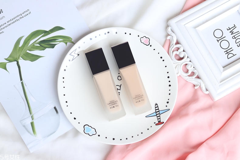 zeesea滋色粉底液怎么樣 滋色絲柔持妝粉底液評(píng)測(cè)