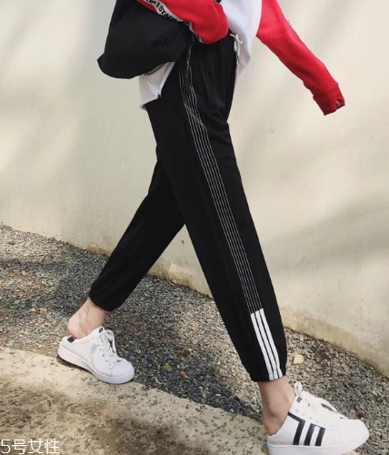 褲子可以用鹽水泡嗎？褲子用鹽水泡會(huì)怎樣？