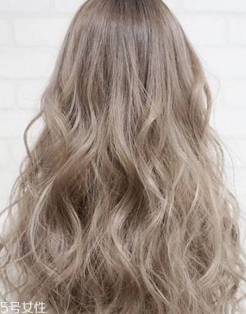 苦亞麻色頭發(fā)需要漂嗎？