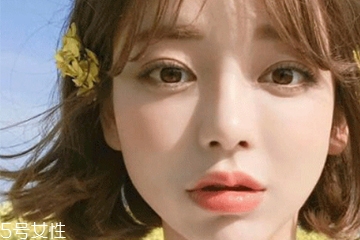 苦亞麻色頭發(fā)需要漂嗎？