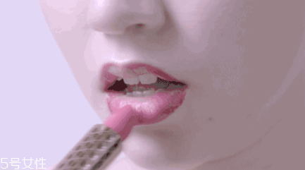 口紅的正確涂法 口紅的正確涂抹方式 口紅的正確涂法 口紅的正確涂抹方式