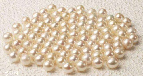 珍珠粉能敷在眼周嗎？珍珠粉敷在眼周的功效