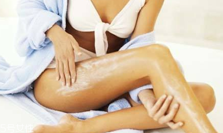 洗澡后身體乳什么時間涂？身體乳涂晚了會怎樣？