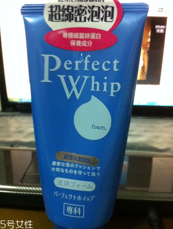 皂基洗面奶是堿性的嗎？皂基洗面奶是堿性還是酸性？